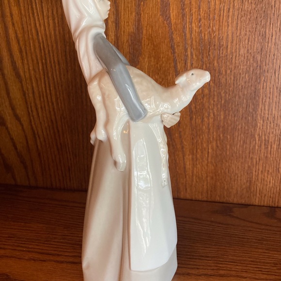 Lladro.   No 4584.  Girl with sheep   With box - Picture 8 of 8